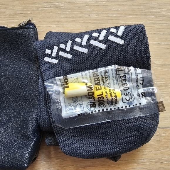 FERRAGAMO × Turkish Airlines Travel amenities kit - Picture 4 of 11